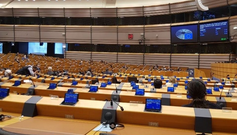 Leerer Plenarsaal in Brüssel, 9. März 2020