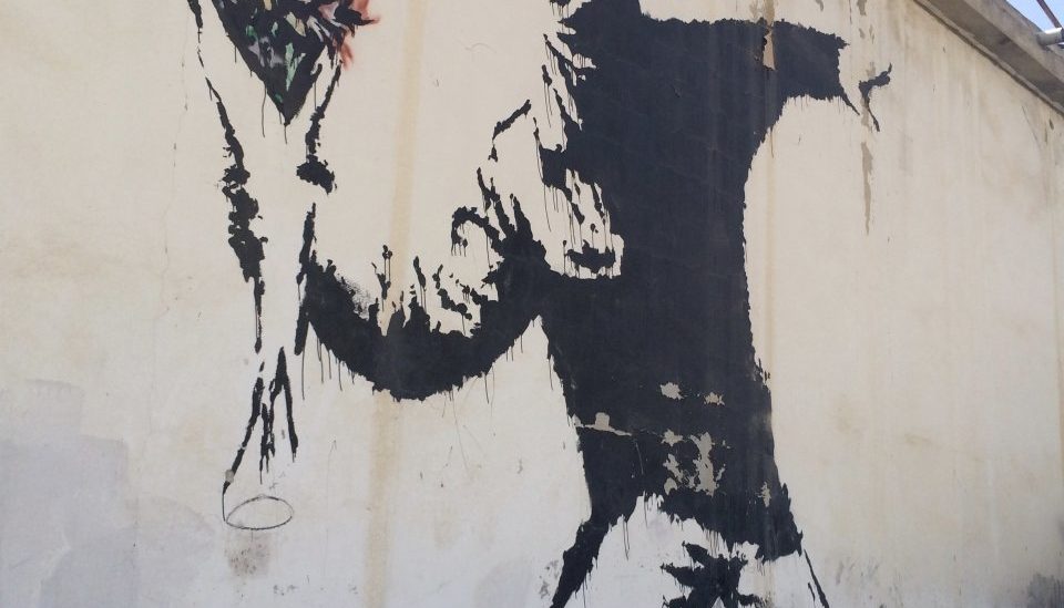 Original von Banksy an der Tankstelle in Bethlehem