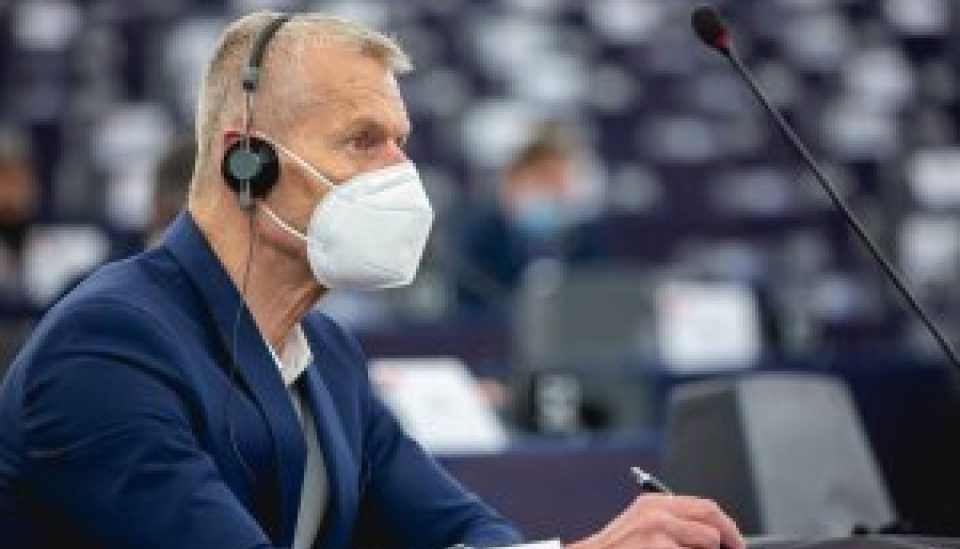 Helmut Scholz Plenum mit Maske